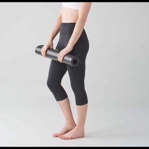 Lululemon BUNDLE of 2 Zone in Tight Crop